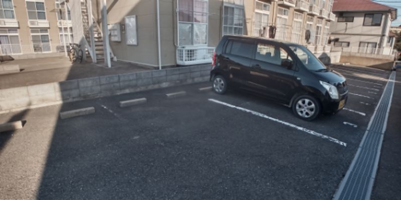 レオパレスエクレールＫ　Ⅱ 駐車場