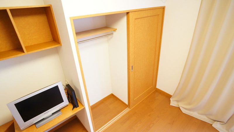 レオパレスはぜ 居間