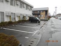 レオパレスプチＭ 駐車場