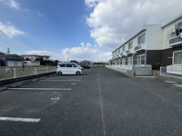 レオパレス華陽 駐車場