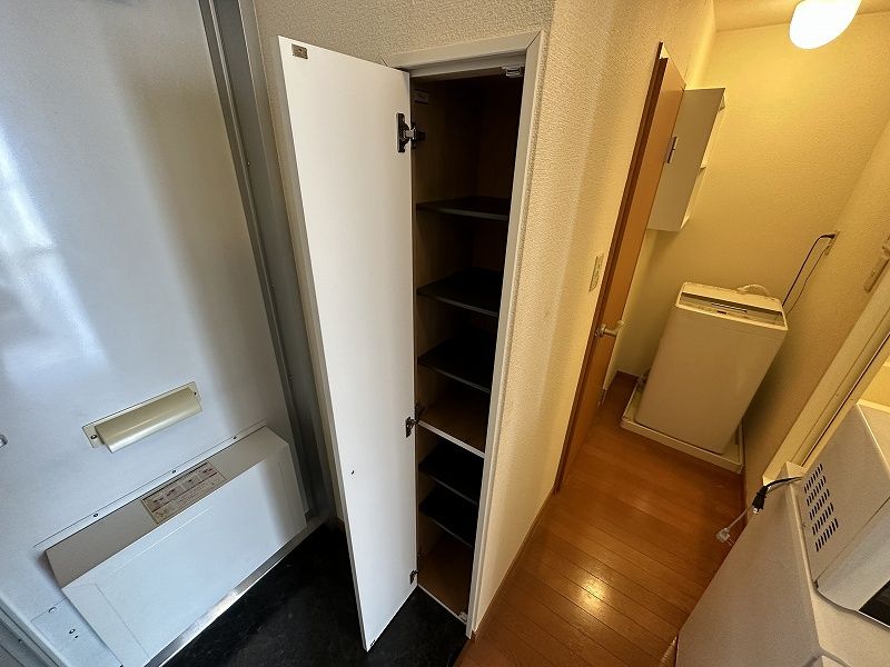 レオパレス下栗 玄関