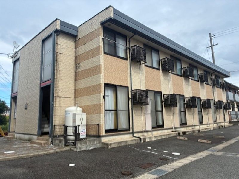 レオパレス津ノ井西 外観