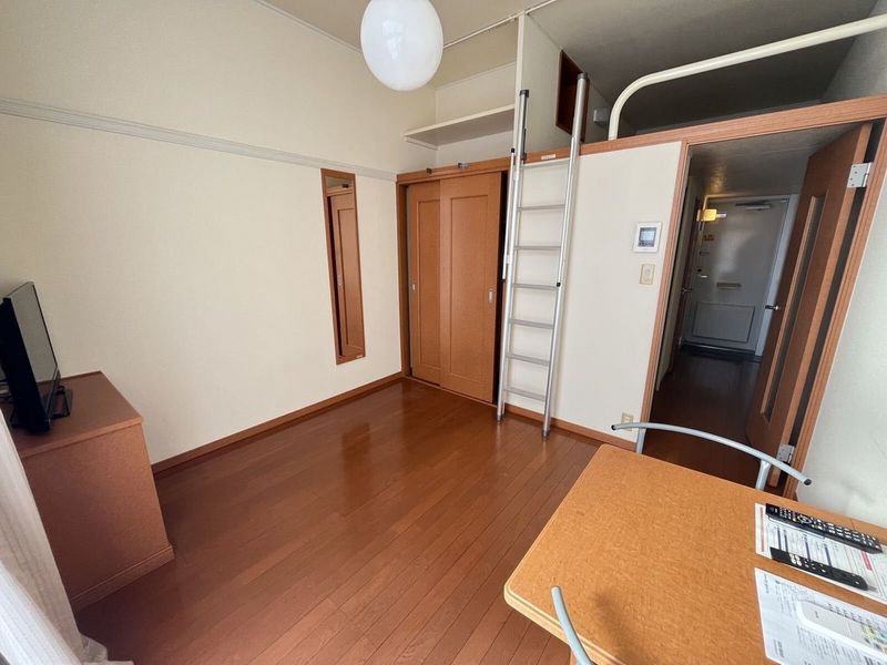 レオパレス上戸祭 居間