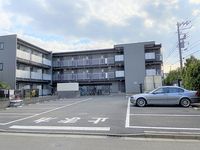 レオパレスあおば 駐車場