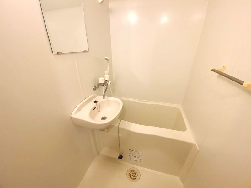 レオパレス三ツ屋 風呂