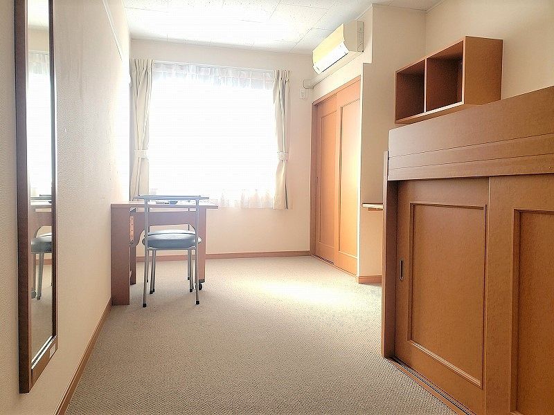 レオパレスセジュール 居間