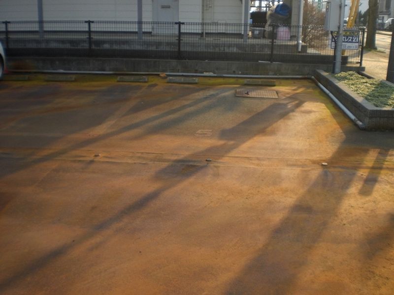 レオパレスジュネス 駐車場