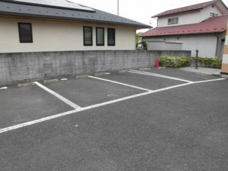 レオパレスドミールエスペランサ 駐車場