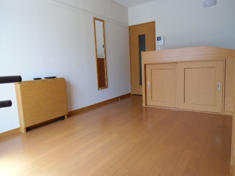 レオパレス東堀切 居間
