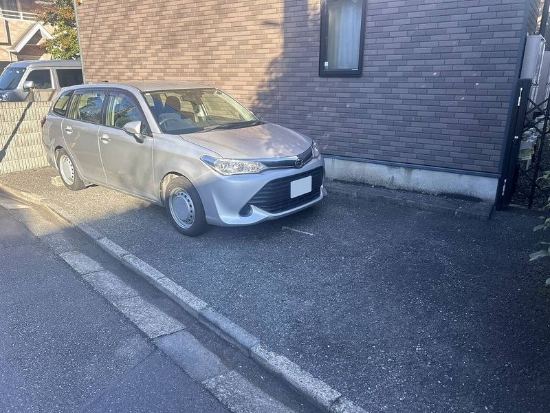 レオネクストファルコン２１ 駐車場