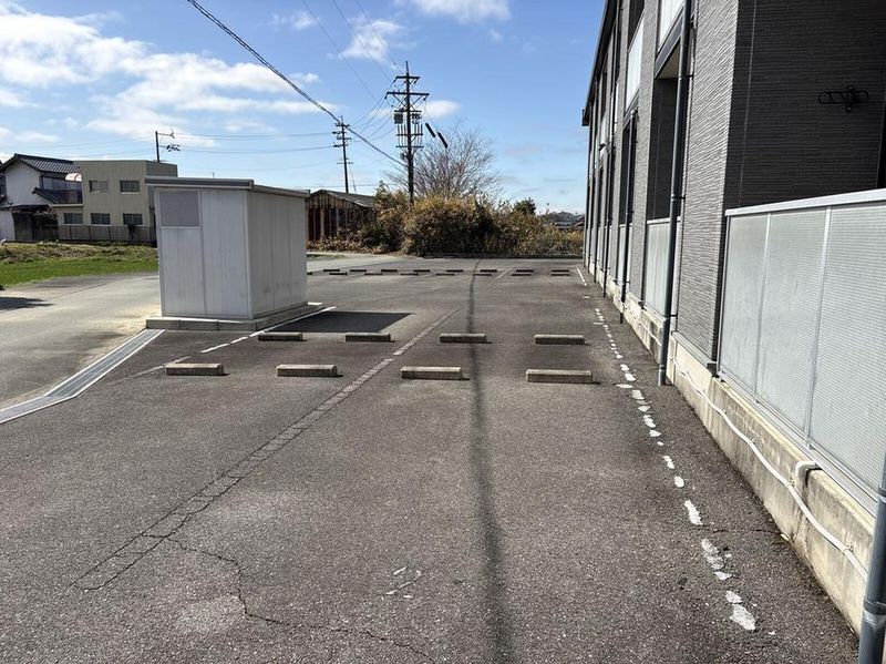 leopalace Kumozugawa Parking lot