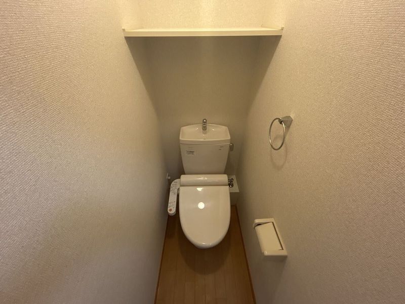 レオパレスしろがね トイレ