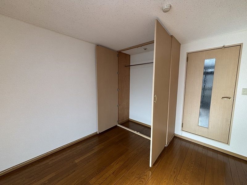レオパレスウィステリアガーデン 収納