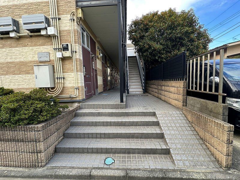 レオパレスウィステリア平井Ⅲ エントランス