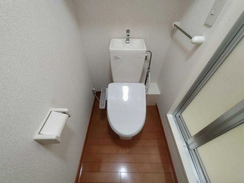 レオパレスウエストサイド白山 トイレ