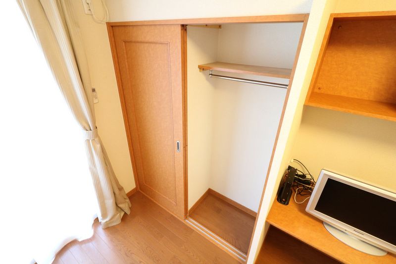 レオパレスメルシー市場 収納