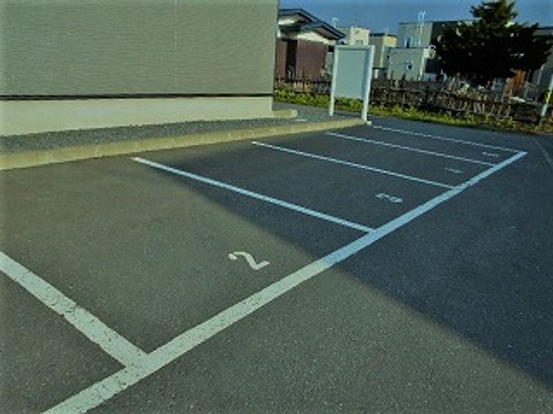 レオパレスジーヴィレッジ 駐車場