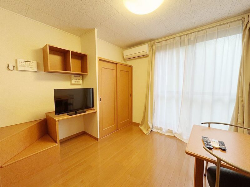 レオパレス隼Ⅱ 居間