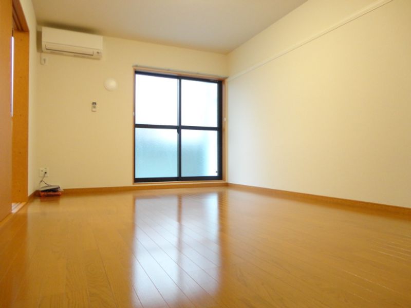 レオパレスアカシ 居間