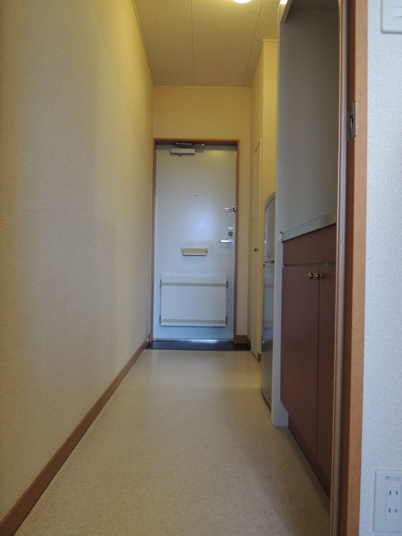 レオパレスメルヴェユー山鼻 玄関