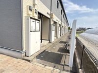 レオパレスレキア エントランス