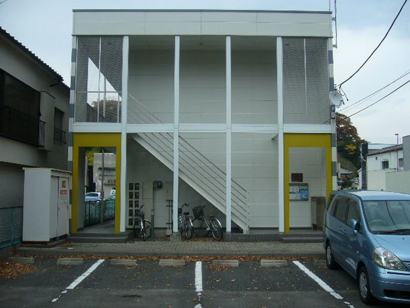 レオパレスヴェルドミール長橋 駐車場
