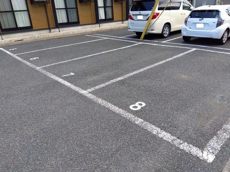 レオパレスヴィレッジ東泉 駐車場