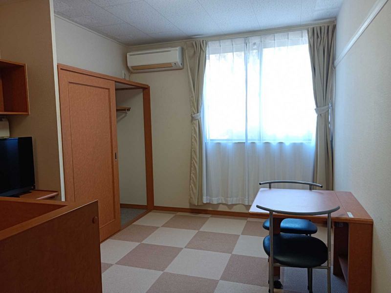 レオパレスＫＡＺＵ 居間