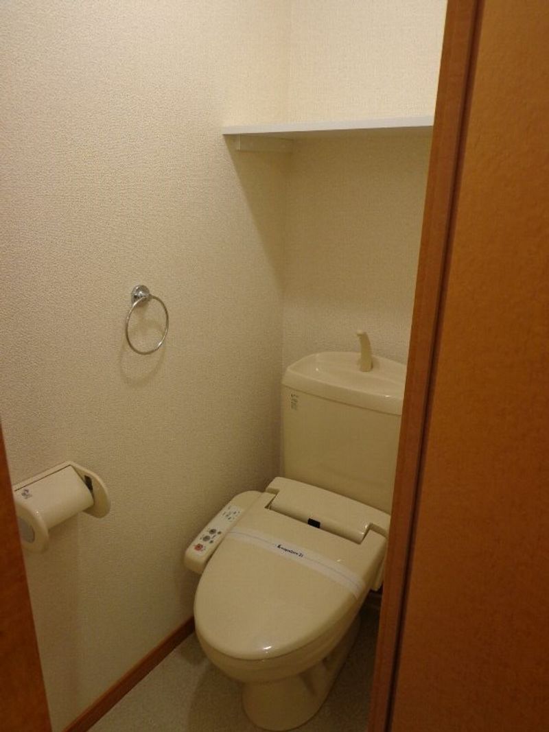 レオパレスはいらいん鴻巣 トイレ