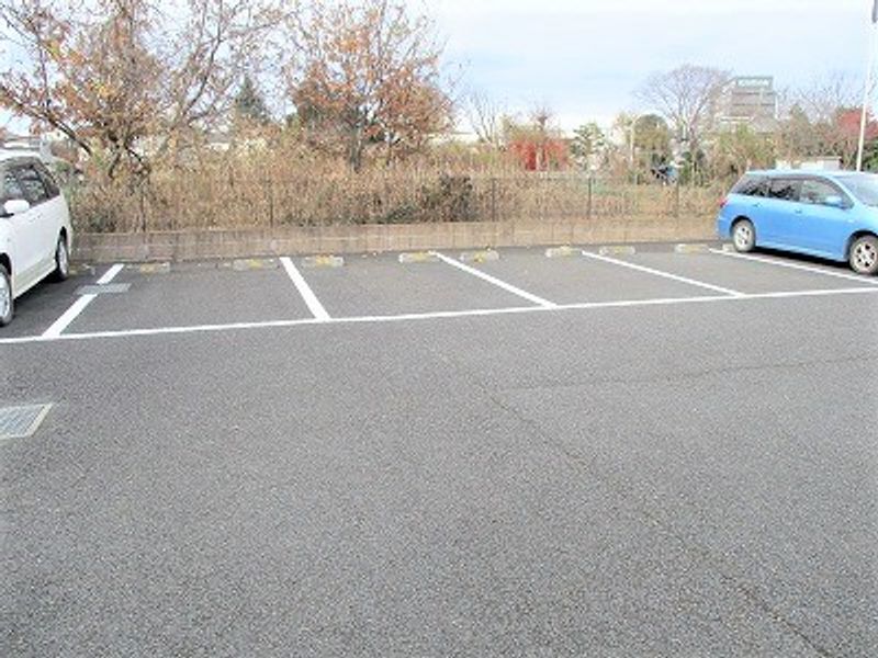 レオネクストサン　リビエラ 駐車場