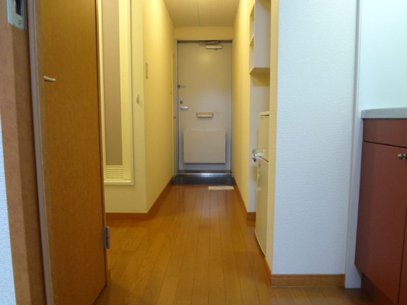 レオパレスＣｕｒｅ 玄関