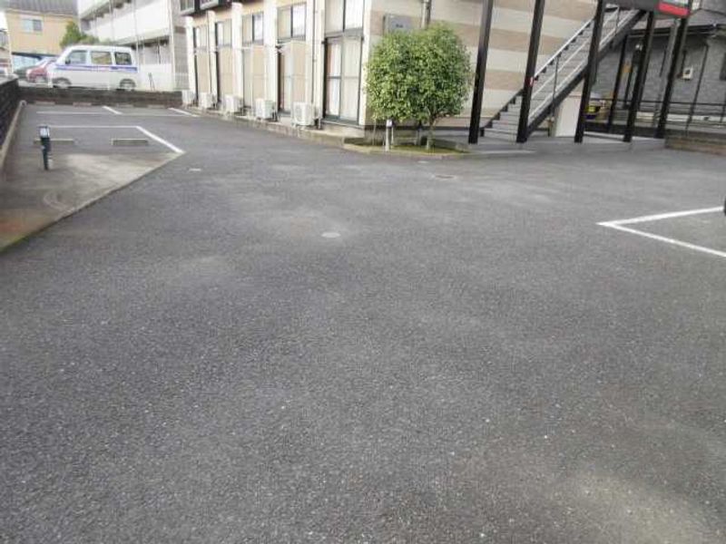 leopalace yutaka Parking lot