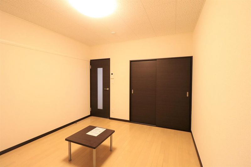 レオパレス西ノ京吽 居間
