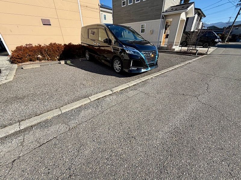 leopalace Glory II Parking lot