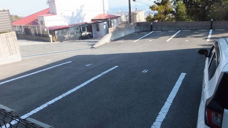 レオネクスト六甲篠原 駐車場