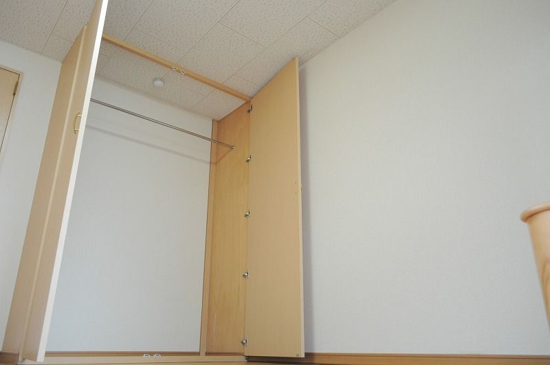 レオパレス冨田 収納