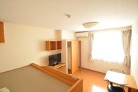 レオパレスファミーユγ 居間
