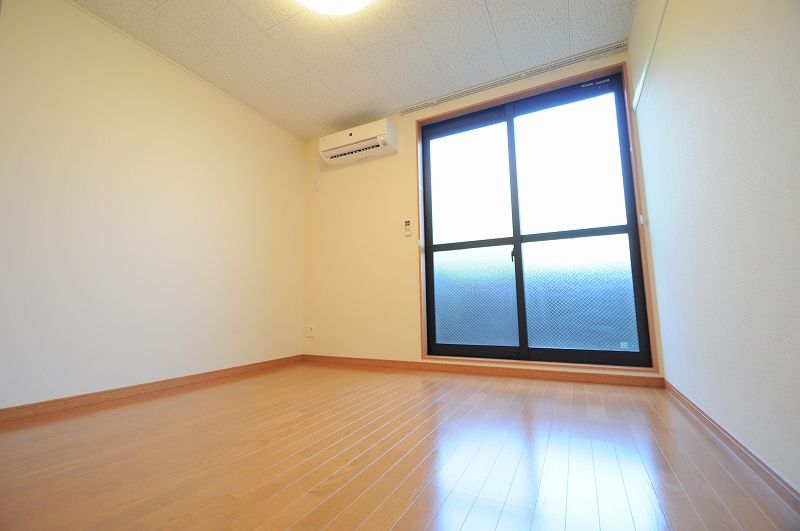 レオパレスレスト　フル　ホーム 居間
