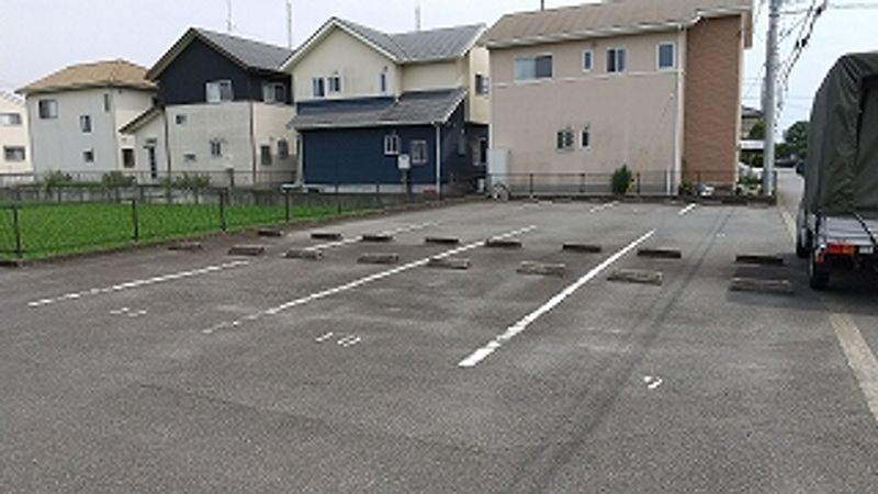 レオパレストリアスペース 駐車場