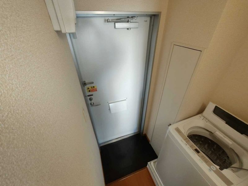 レオパレスガーデ二ア宮沢町 玄関