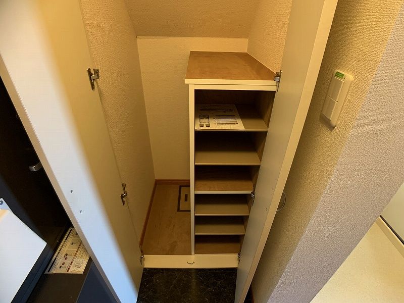 レオパレスＫＡＮ 玄関