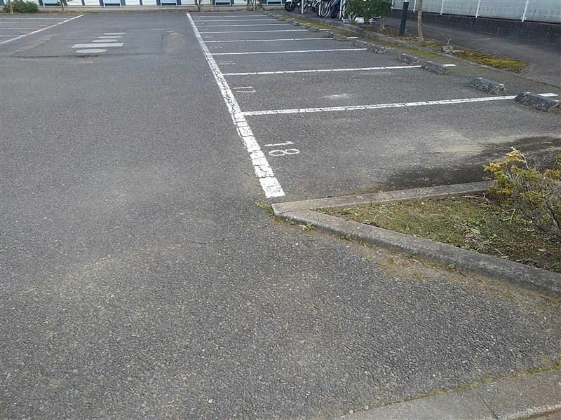 レオパレスながしま 駐車場