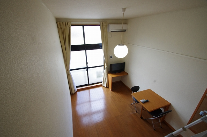 レオパレスアルデバラン 居間