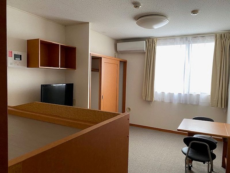 レオパレスブラン 居間