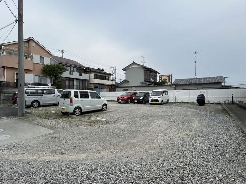 レオパレスアルテⅡ 駐車場