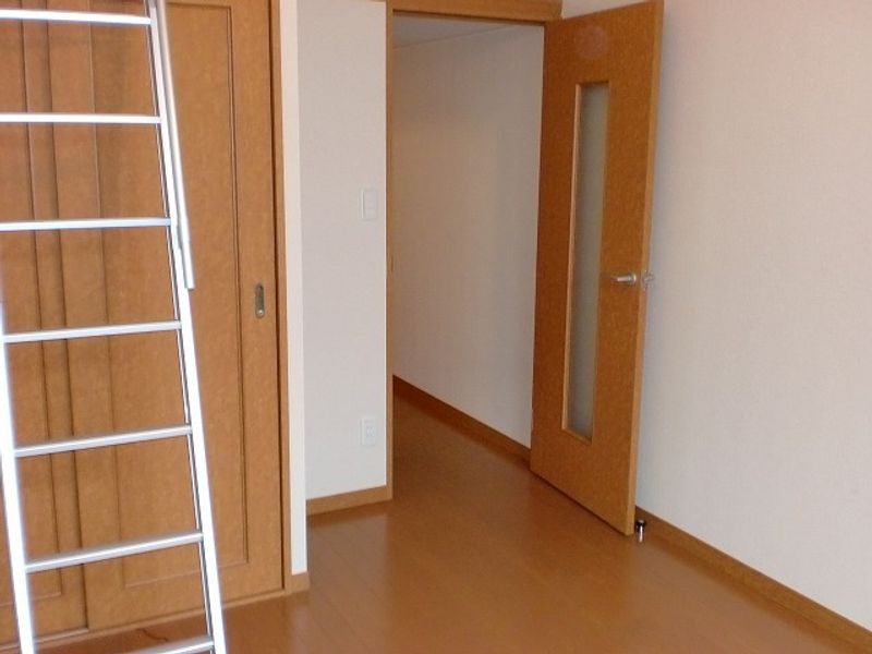 レオパレスウィンリーフ 居間
