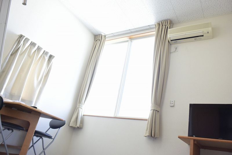 レオパレス郷 居間