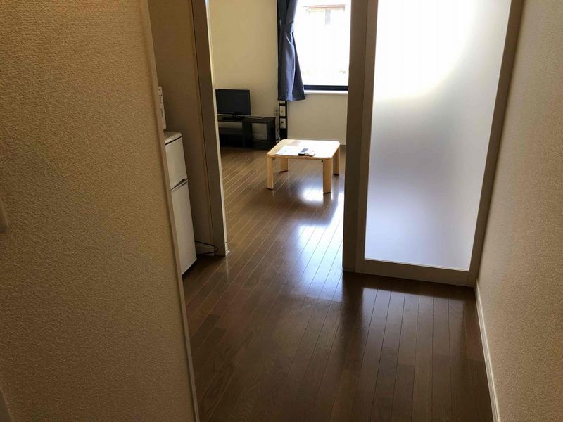 レオパレスレイクガーデン 玄関
