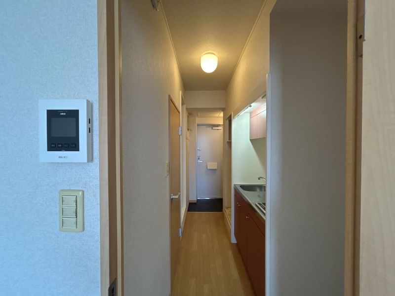 レオパレスフジニューコート 玄関