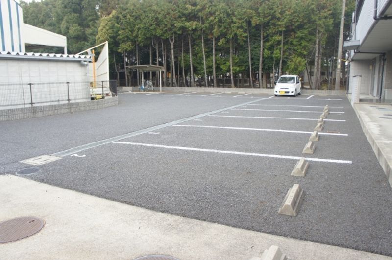 レオパレス如意申 駐車場